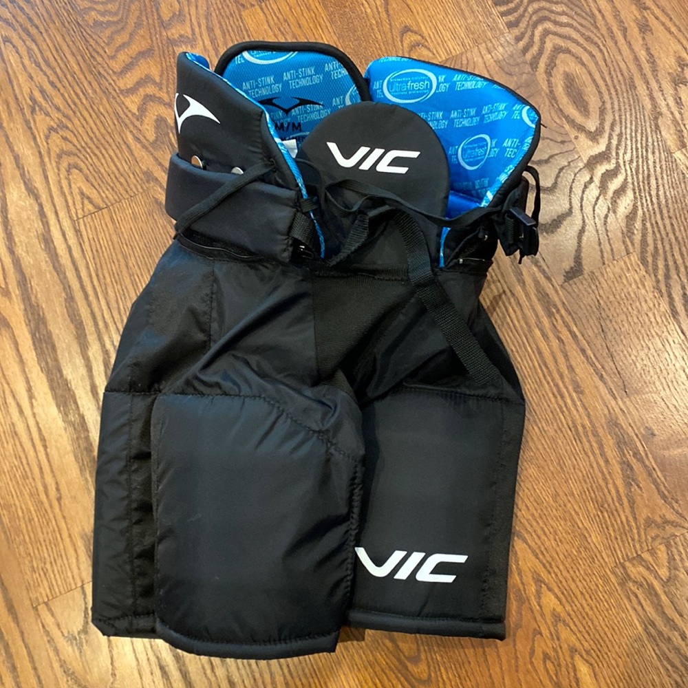 VIC v2.0 Jr Hockey Pants. Medium
